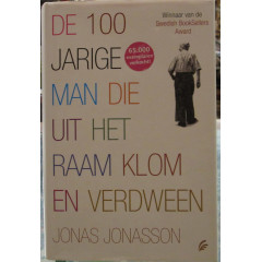 De 100-jarige man die uit het raam klom en verdween